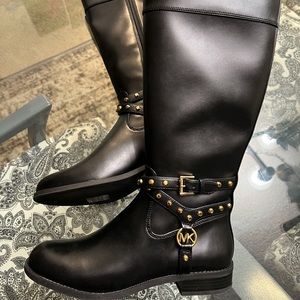 Solddd!! Black Michael Kors Boots